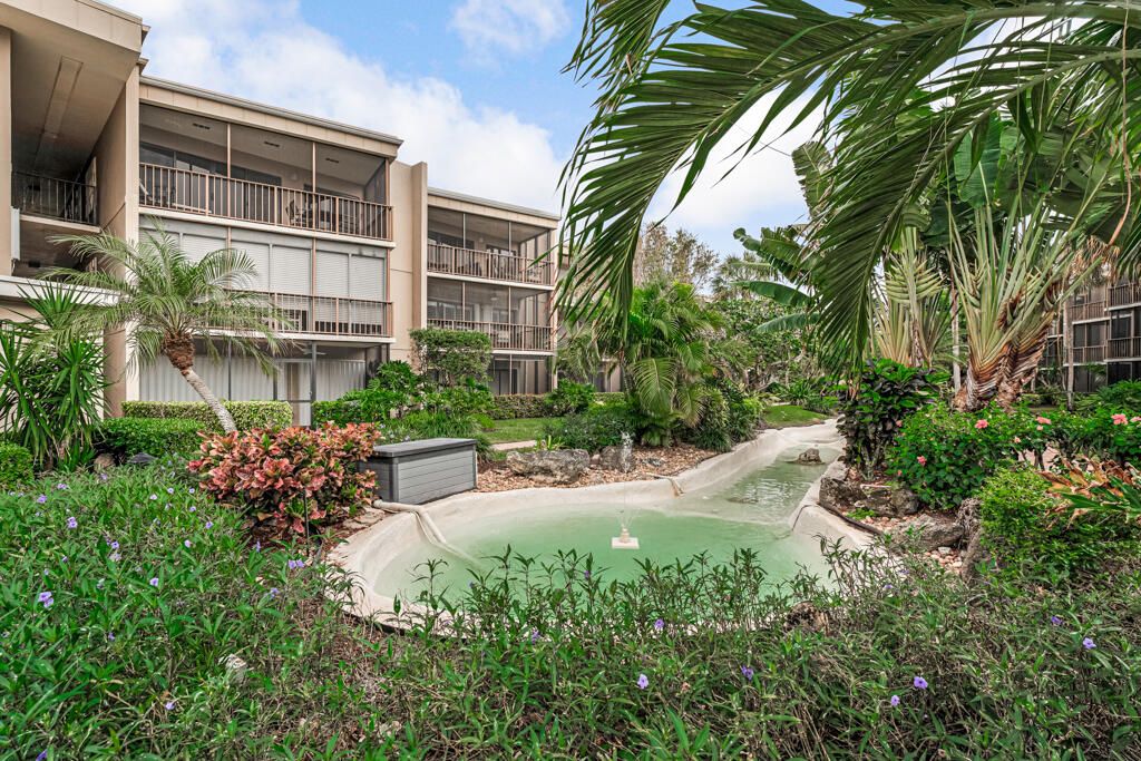 For Rent: $3,600 (2 beds, 2 baths, 1121 Square Feet)