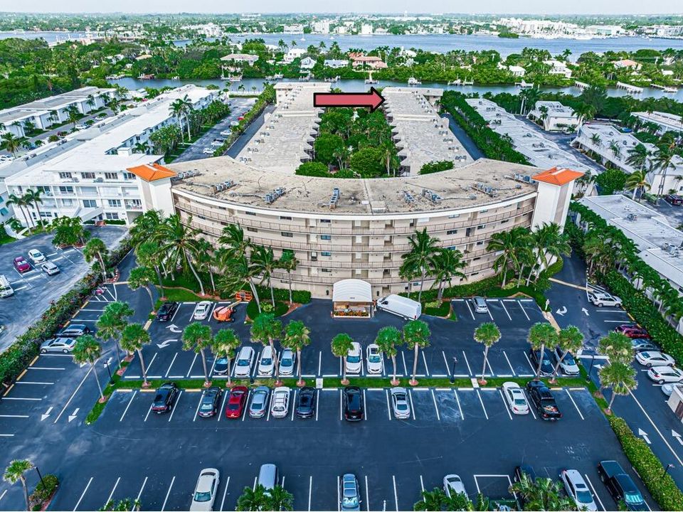 For Rent: $3,600 (2 beds, 2 baths, 1121 Square Feet)