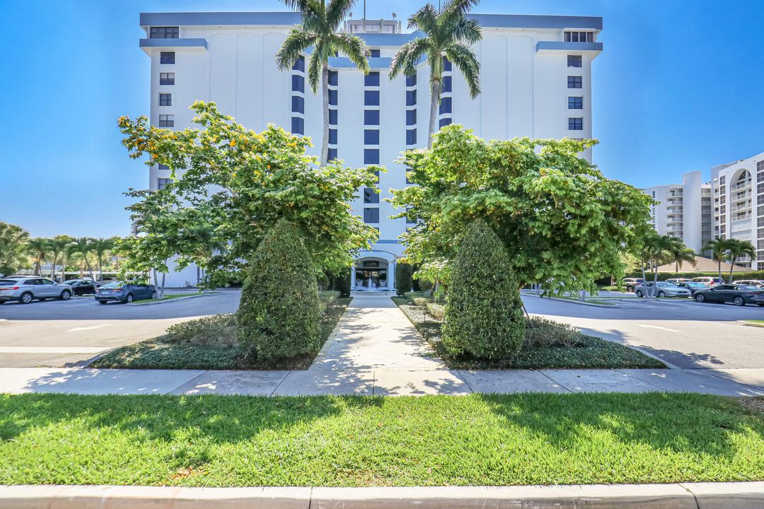 Recently Rented: $3,600 (2 beds, 2 baths, 1222 Square Feet)