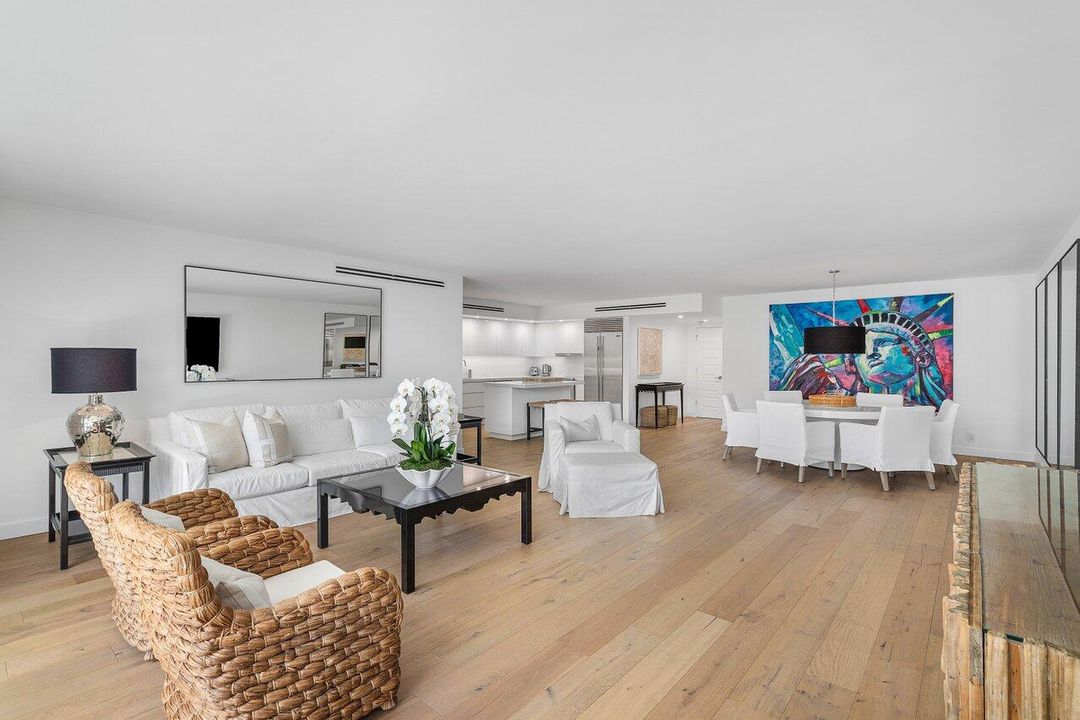 For Sale: $4,595,000 (2 beds, 2 baths, 1717 Square Feet)