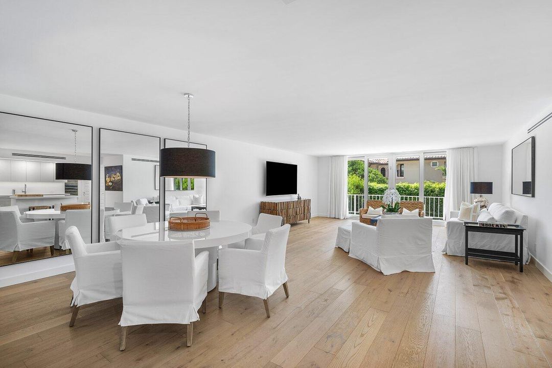 For Sale: $4,595,000 (2 beds, 2 baths, 1717 Square Feet)