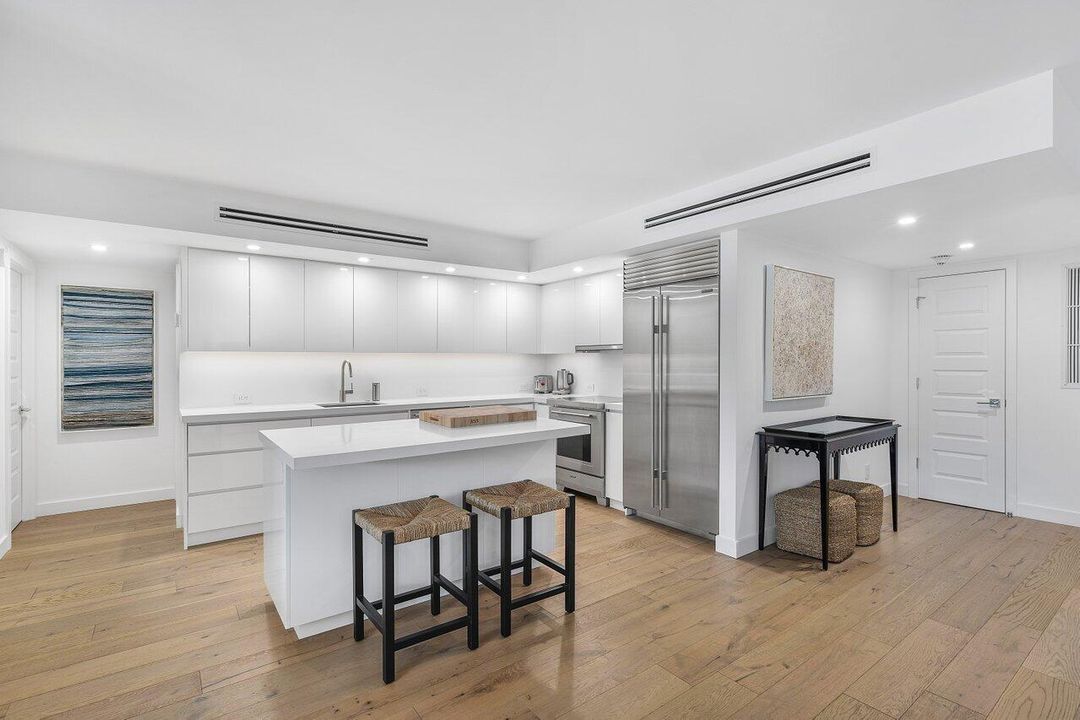 For Sale: $4,595,000 (2 beds, 2 baths, 1717 Square Feet)