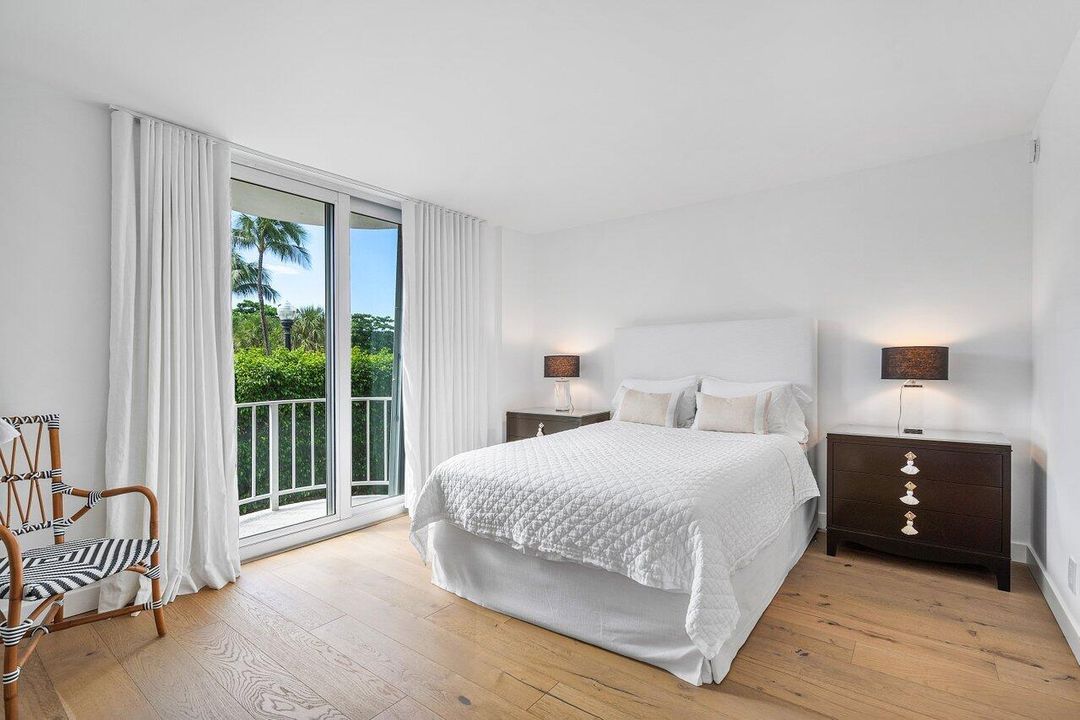 For Sale: $4,595,000 (2 beds, 2 baths, 1717 Square Feet)