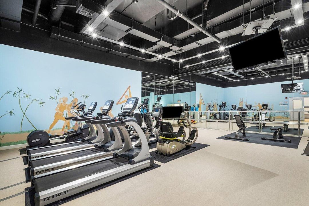 For Sale: $4,595,000 (2 beds, 2 baths, 1717 Square Feet)