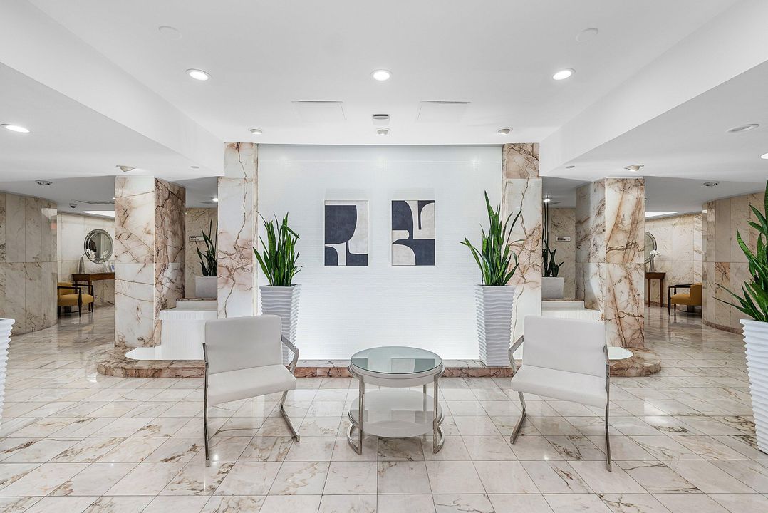 出租: $18,000 (2 贝兹, 2 浴室, 2659 平方英尺)