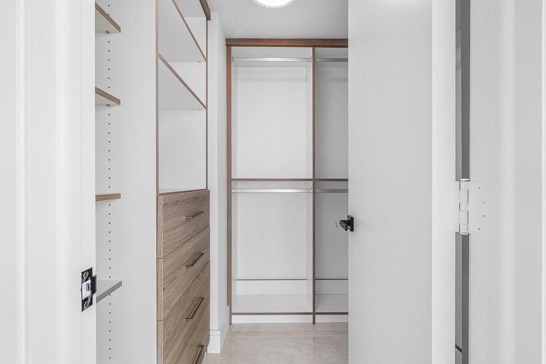 出租: $18,000 (2 贝兹, 2 浴室, 2659 平方英尺)