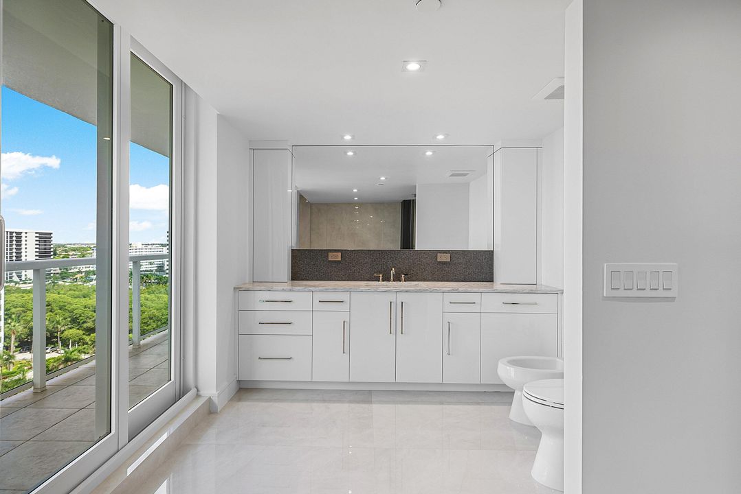 出租: $18,000 (2 贝兹, 2 浴室, 2659 平方英尺)