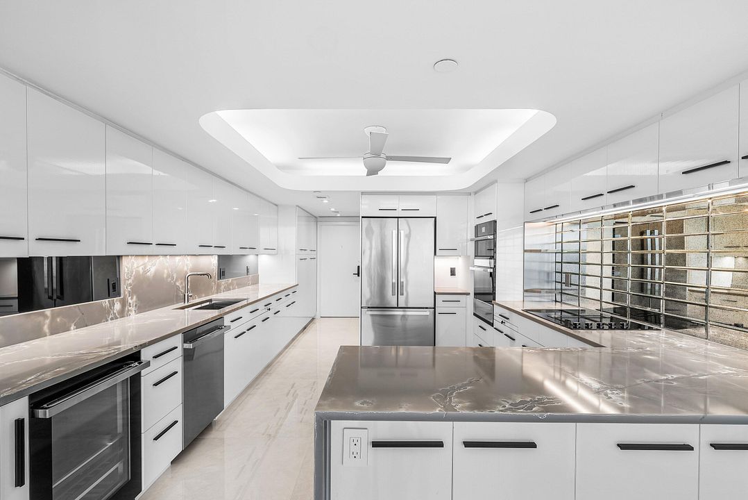 出租: $18,000 (2 贝兹, 2 浴室, 2659 平方英尺)