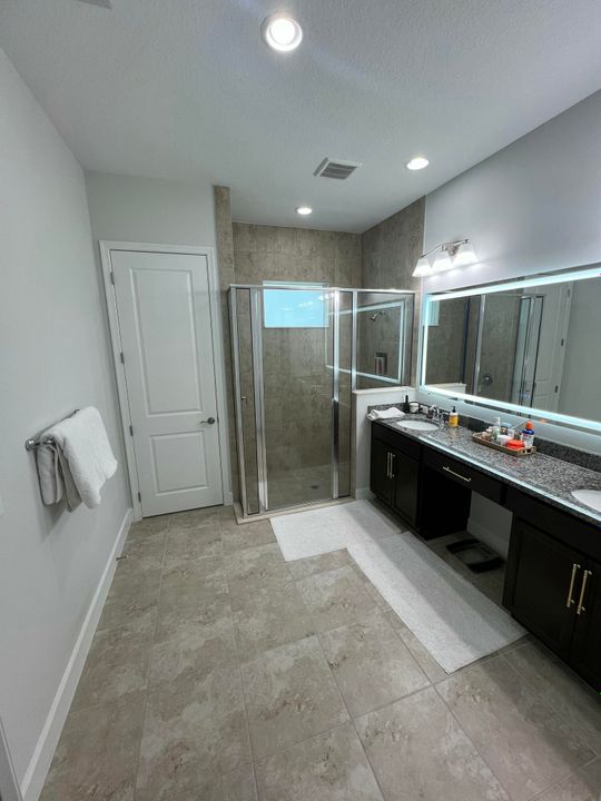 For Sale: $899,000 (4 beds, 4 baths, 3172 Square Feet)