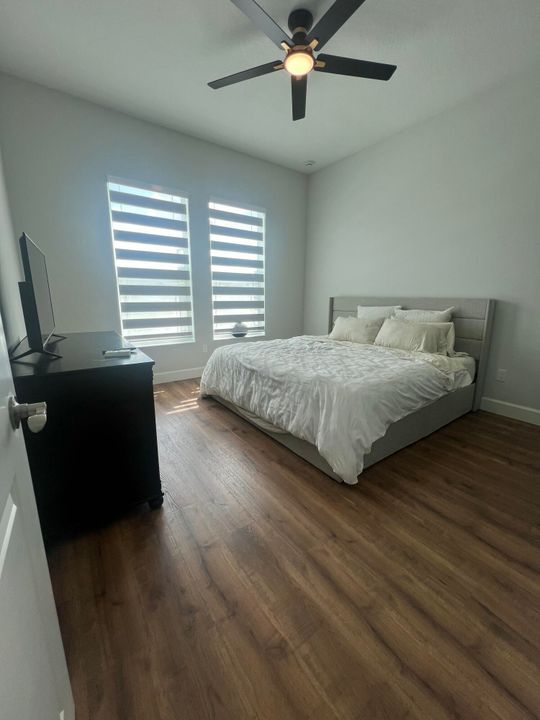 For Sale: $899,000 (4 beds, 4 baths, 3172 Square Feet)