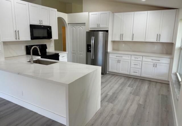 合同活跃: $675,000 (3 贝兹, 2 浴室, 1795 平方英尺)