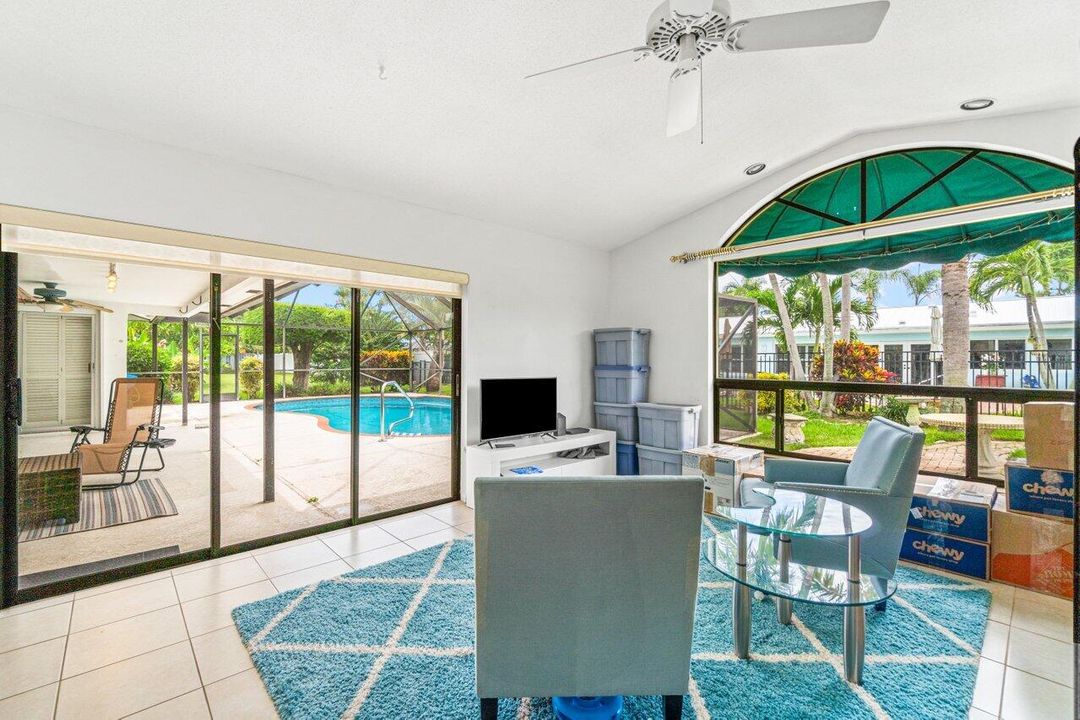 Active With Contract: $3,900 (2 beds, 2 baths, 1938 Square Feet)