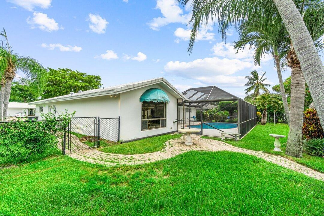 Active With Contract: $3,900 (2 beds, 2 baths, 1938 Square Feet)