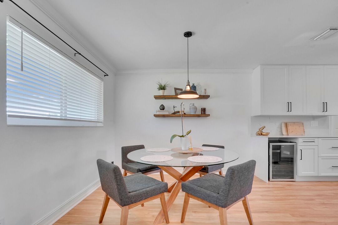 For Sale: $699,000 (2 beds, 1 baths, 1186 Square Feet)