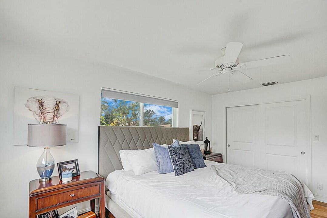 For Sale: $699,000 (2 beds, 1 baths, 1186 Square Feet)