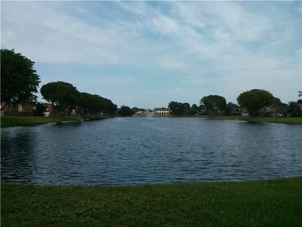 For Sale: $269,999 (2 beds, 2 baths, 1102 Square Feet)