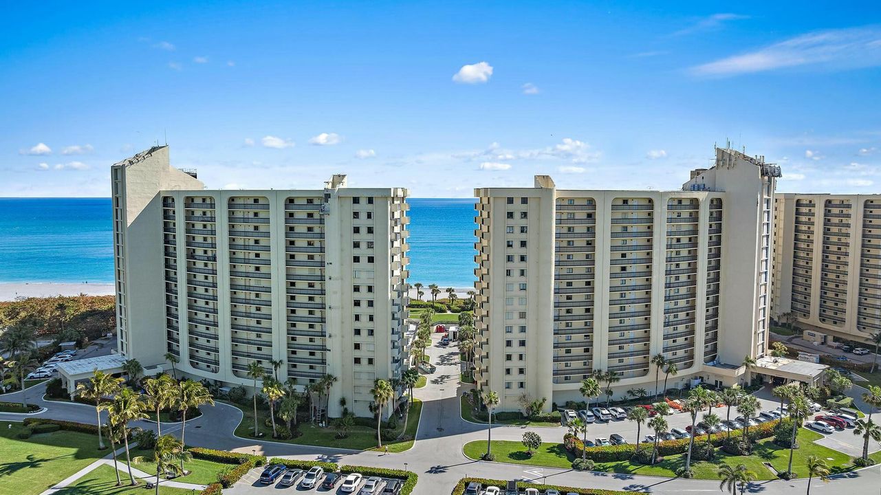 For Sale: $699,000 (2 beds, 2 baths, 1270 Square Feet)