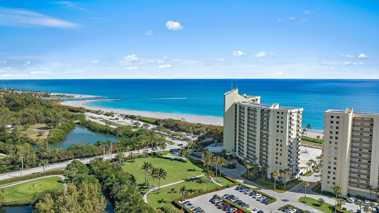 For Sale: $699,000 (2 beds, 2 baths, 1270 Square Feet)