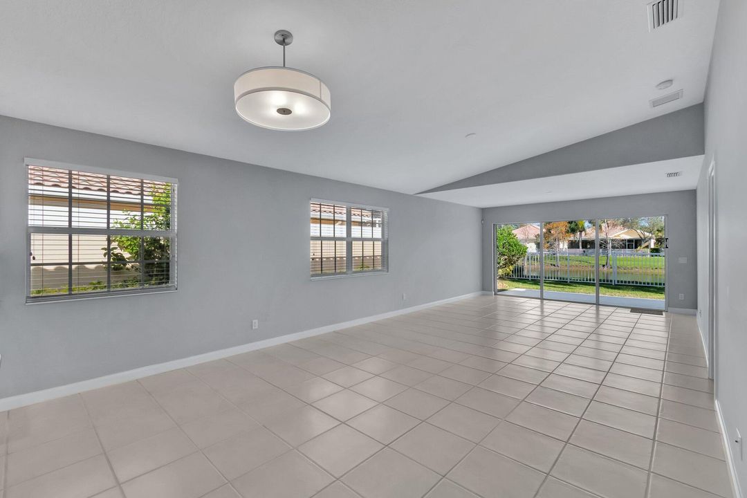 В аренду: $3,200 (2 спален, 2 ванн, 1680 Квадратных фут)