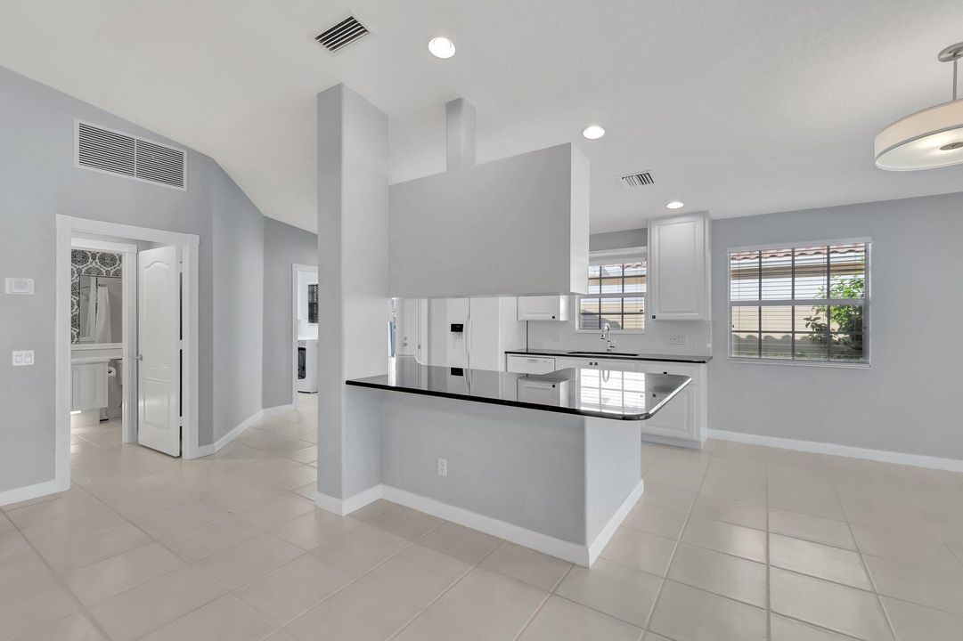 В аренду: $3,200 (2 спален, 2 ванн, 1680 Квадратных фут)