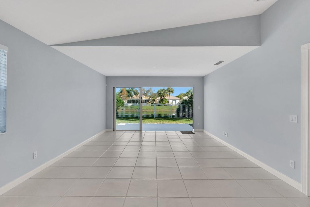 В аренду: $3,200 (2 спален, 2 ванн, 1680 Квадратных фут)