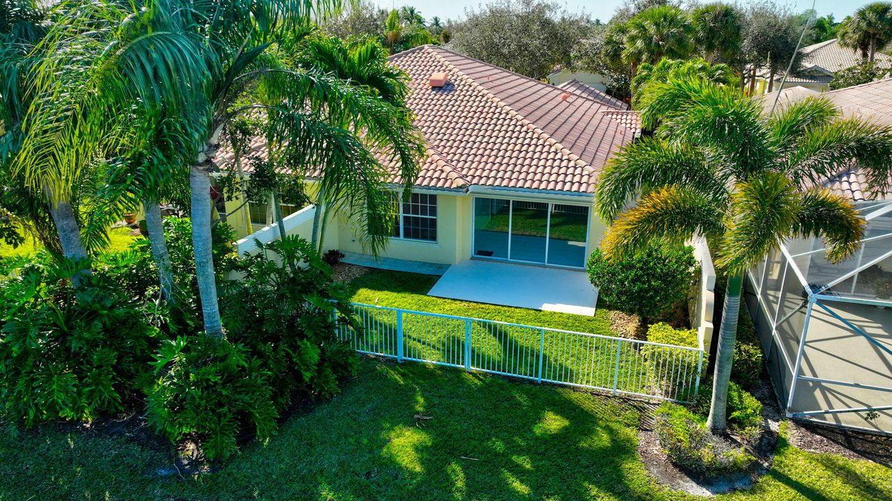 В аренду: $3,200 (2 спален, 2 ванн, 1680 Квадратных фут)