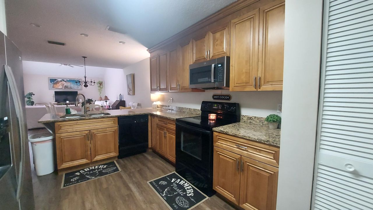 For Sale: $288,000 (3 beds, 2 baths, 1764 Square Feet)
