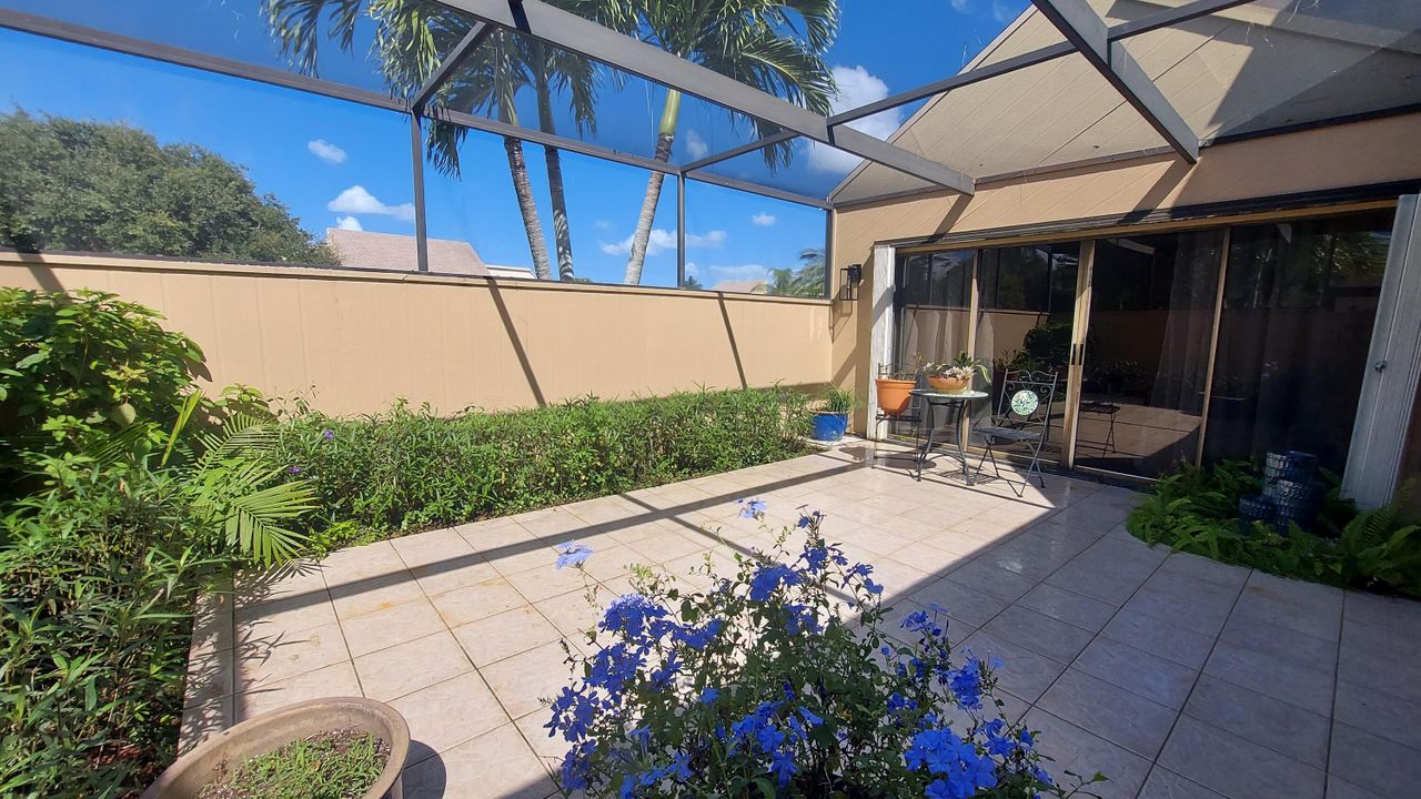 For Sale: $288,000 (3 beds, 2 baths, 1764 Square Feet)