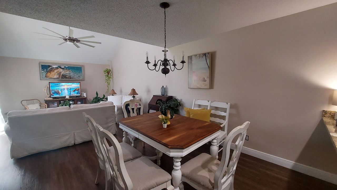 For Sale: $288,000 (3 beds, 2 baths, 1764 Square Feet)