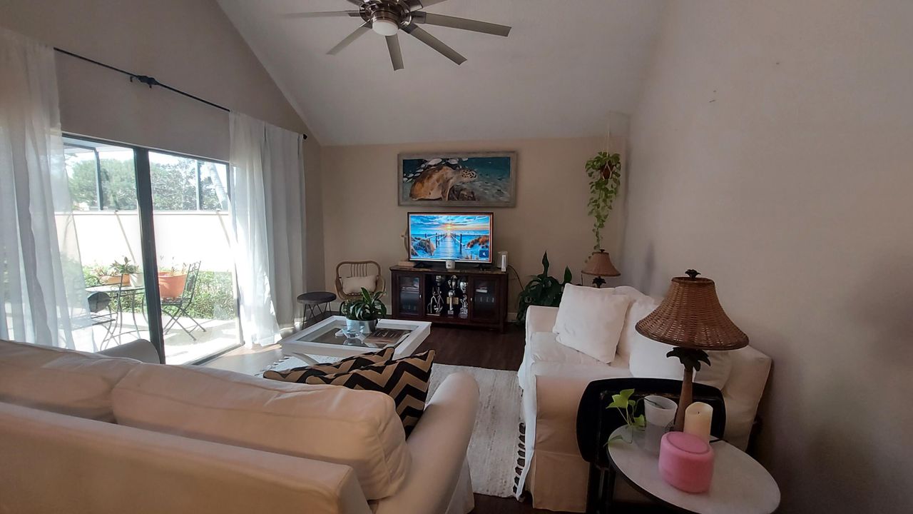 For Sale: $288,000 (3 beds, 2 baths, 1764 Square Feet)