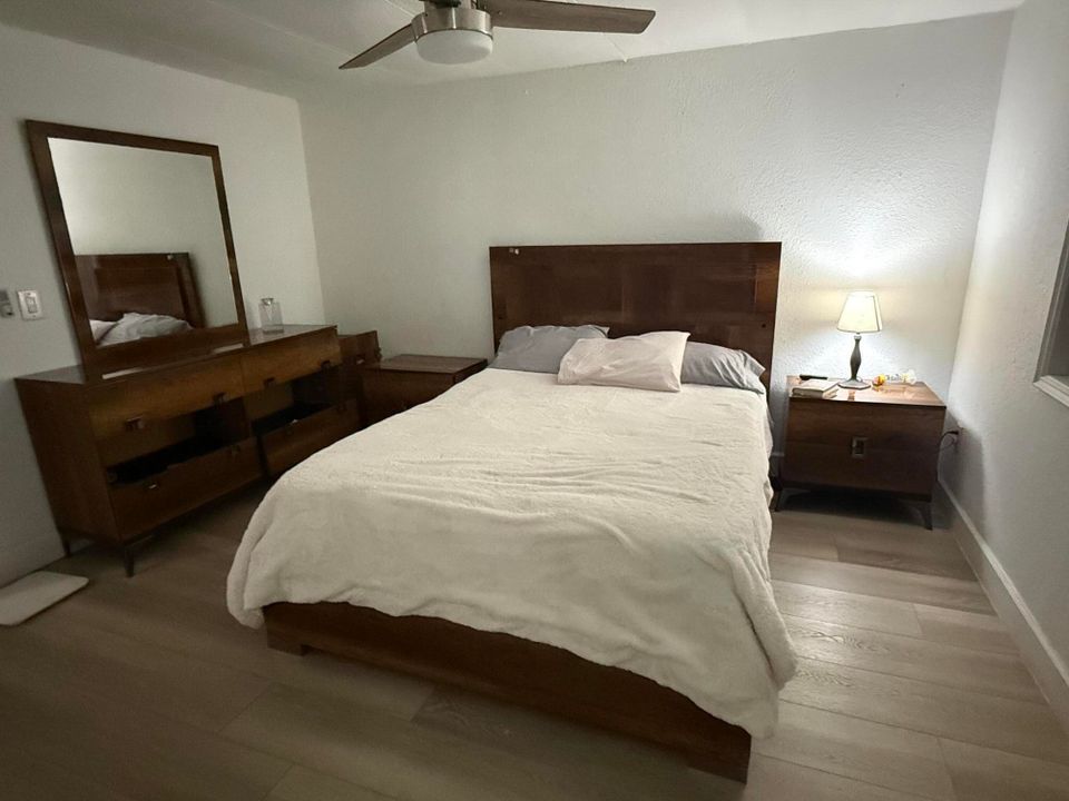 Active With Contract: $200,000 (2 beds, 2 baths, 1296 Square Feet)