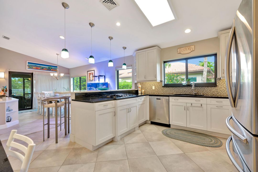 For Sale: $875,000 (4 beds, 4 baths, 2979 Square Feet)