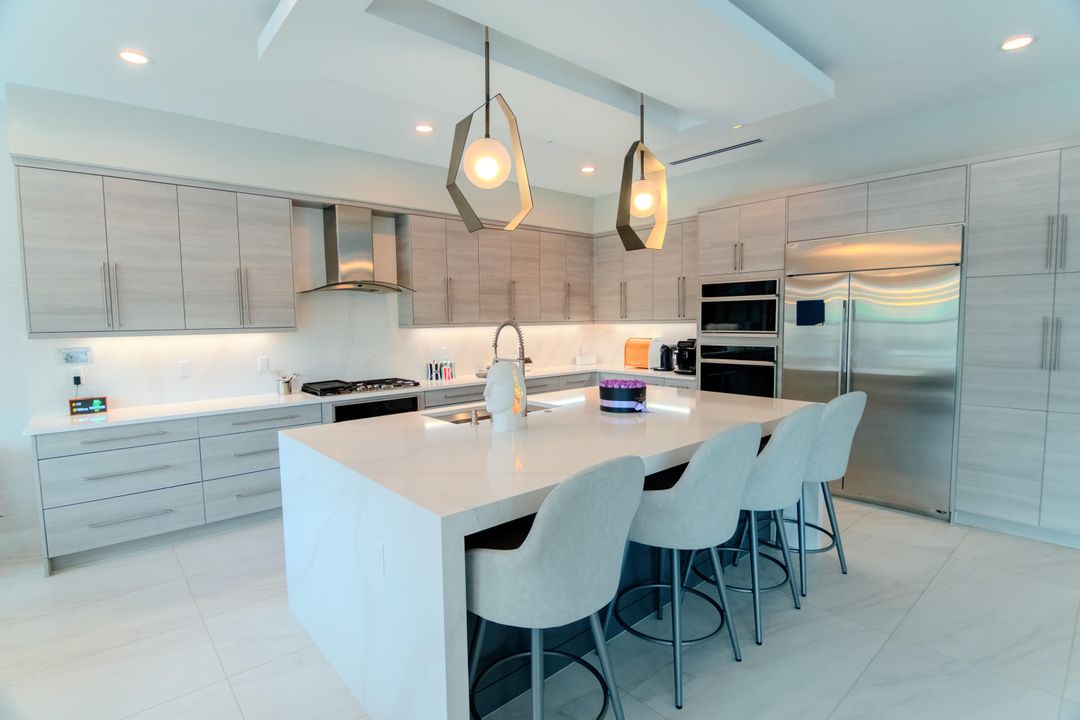 В аренду: $17,900 (5 спален, 6 ванн, 5315 Квадратных фут)