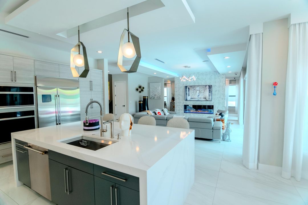 В аренду: $17,900 (5 спален, 6 ванн, 5315 Квадратных фут)