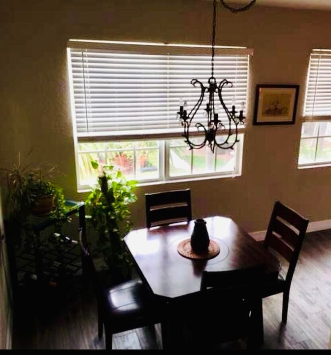 For Sale: $530,000 (3 beds, 2 baths, 1876 Square Feet)