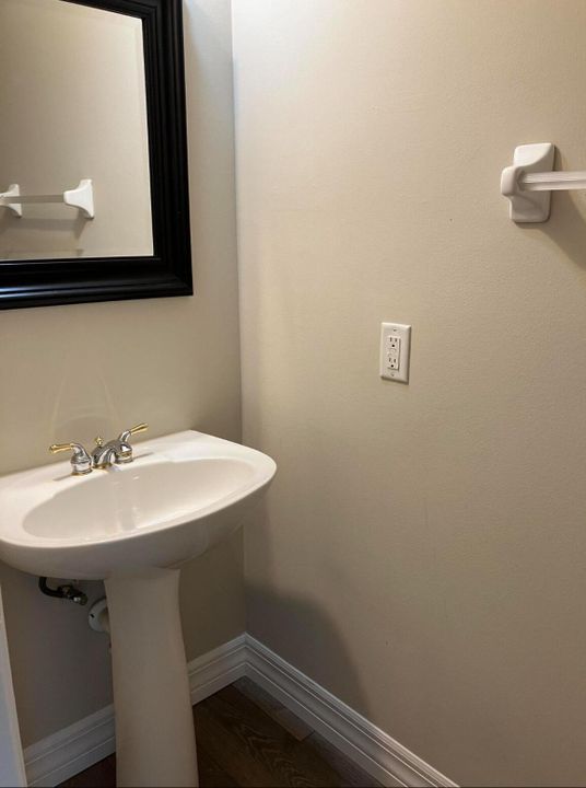 For Sale: $530,000 (3 beds, 2 baths, 1876 Square Feet)