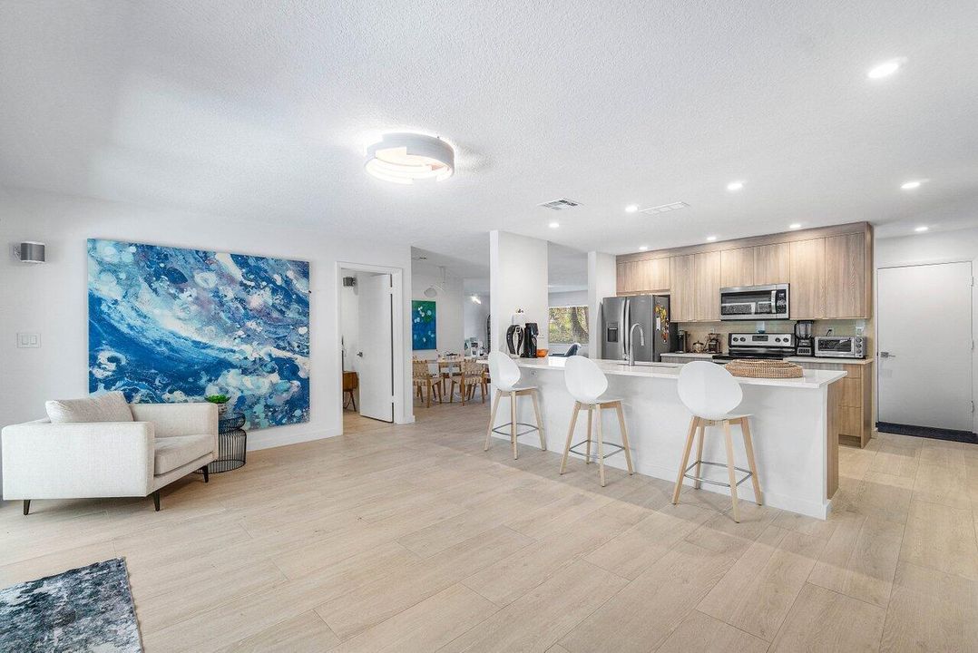 For Rent: $9,500 (3 beds, 2 baths, 1907 Square Feet)