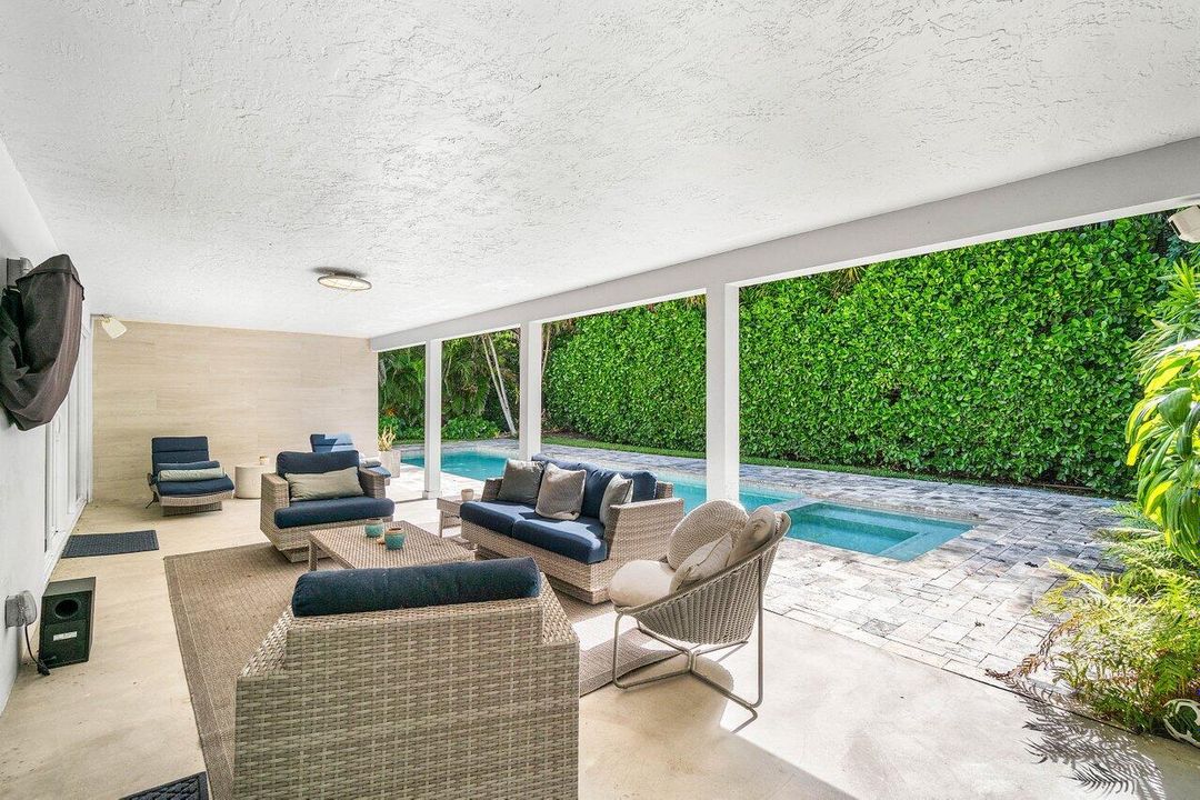 For Rent: $9,500 (3 beds, 2 baths, 1907 Square Feet)