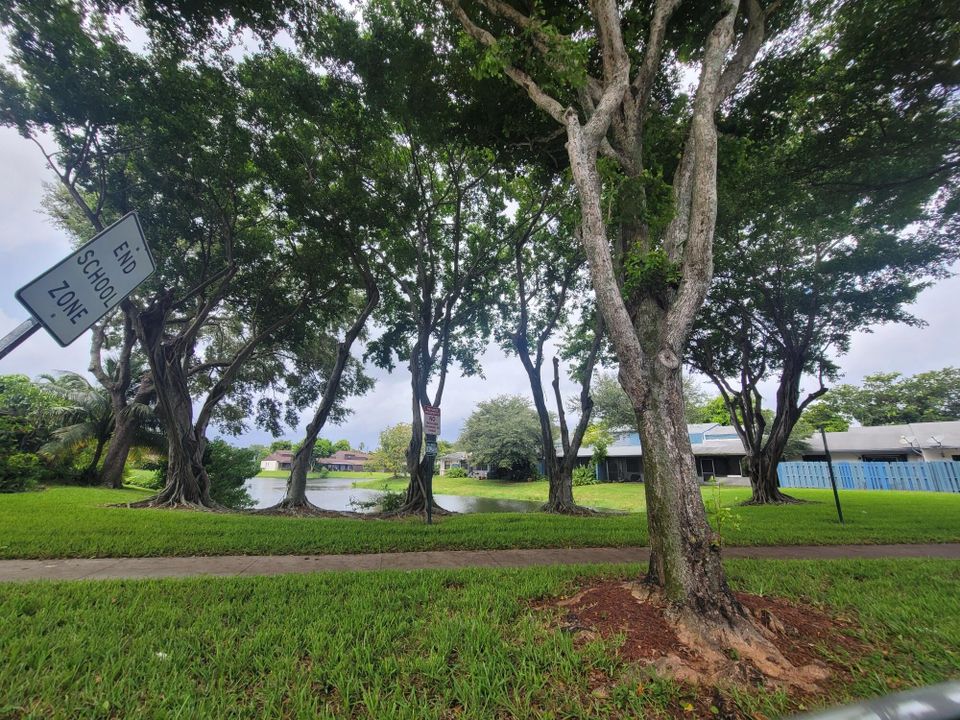 For Rent: $2,500 (3 beds, 2 baths, 1220 Square Feet)