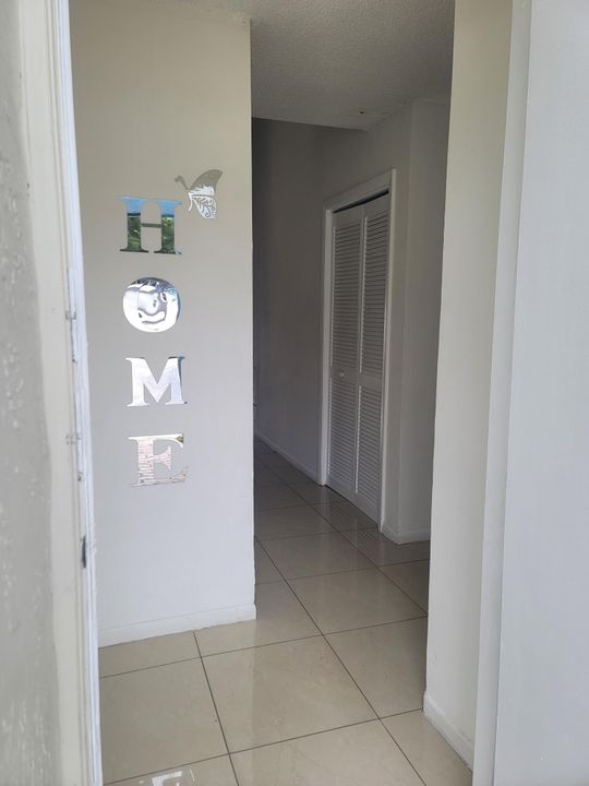 For Rent: $2,500 (3 beds, 2 baths, 1220 Square Feet)