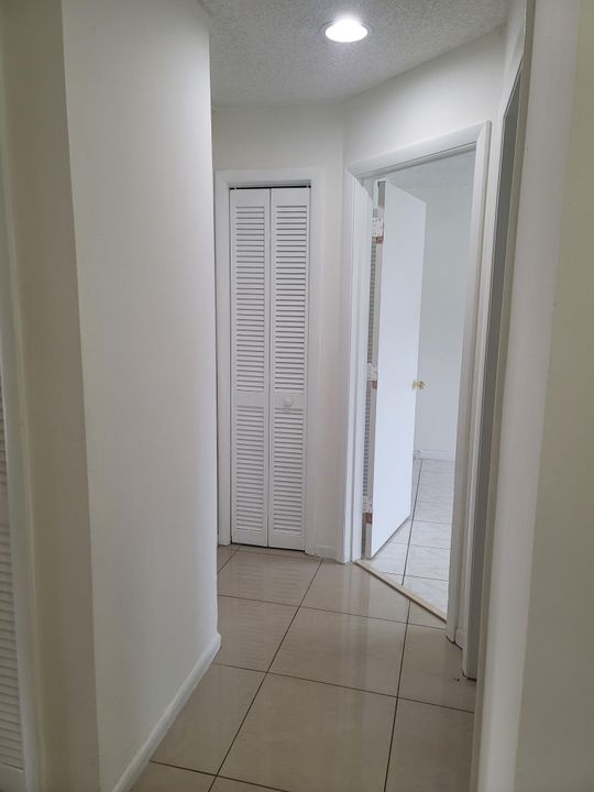 For Rent: $2,500 (3 beds, 2 baths, 1220 Square Feet)