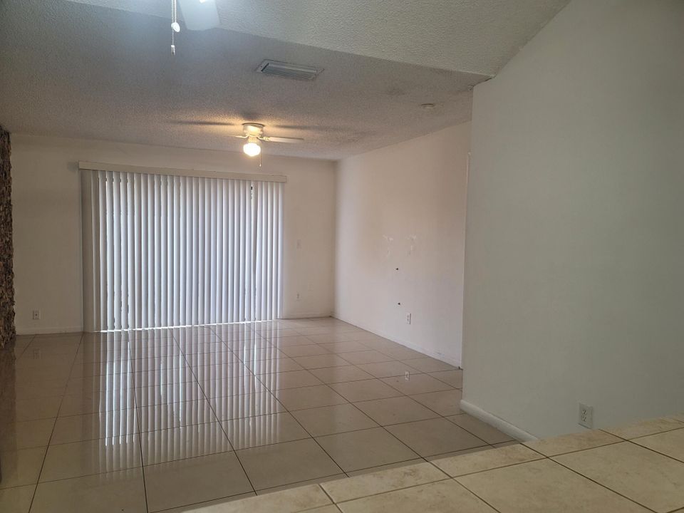 For Rent: $2,500 (3 beds, 2 baths, 1220 Square Feet)