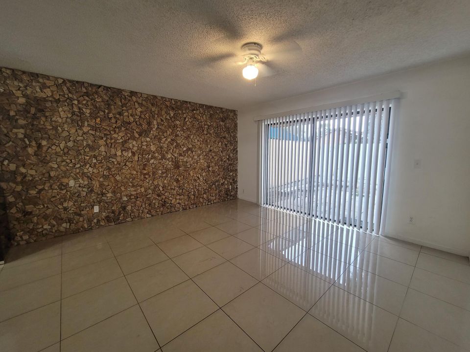 For Rent: $2,500 (3 beds, 2 baths, 1220 Square Feet)