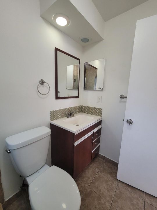 For Rent: $2,500 (3 beds, 2 baths, 1220 Square Feet)