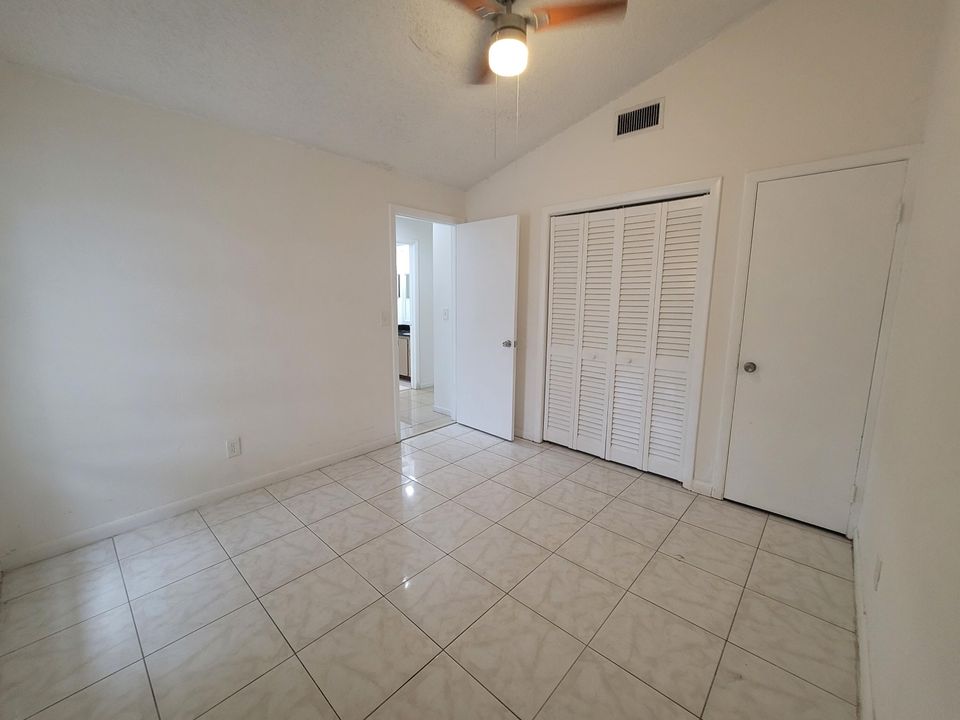 For Rent: $2,500 (3 beds, 2 baths, 1220 Square Feet)