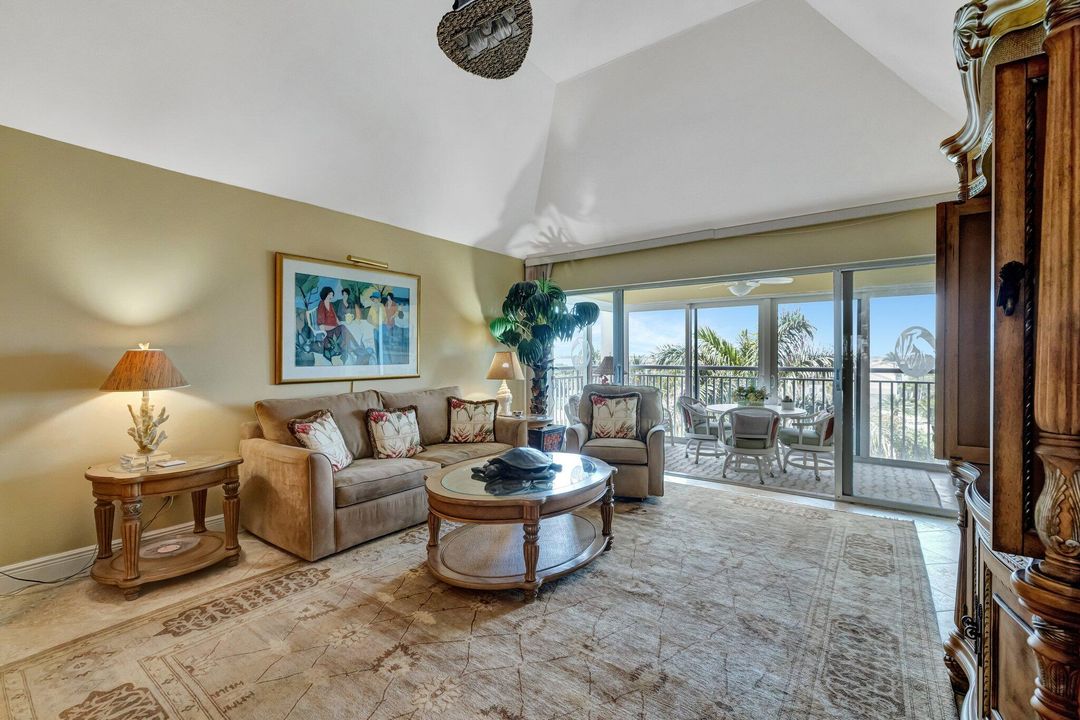 For Rent: $5,500 (2 beds, 2 baths, 1269 Square Feet)