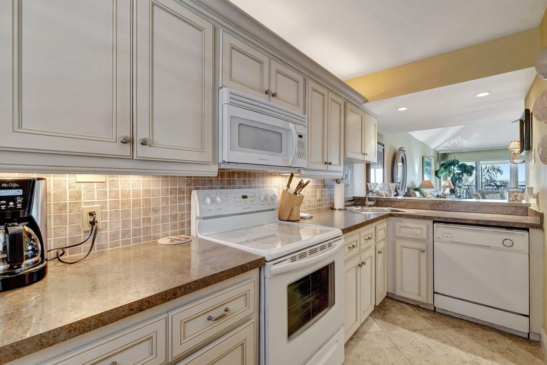 For Rent: $5,500 (2 beds, 2 baths, 1269 Square Feet)