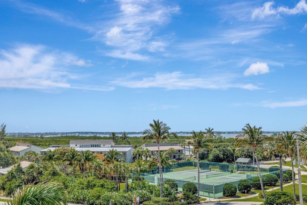 For Rent: $5,500 (2 beds, 2 baths, 1269 Square Feet)