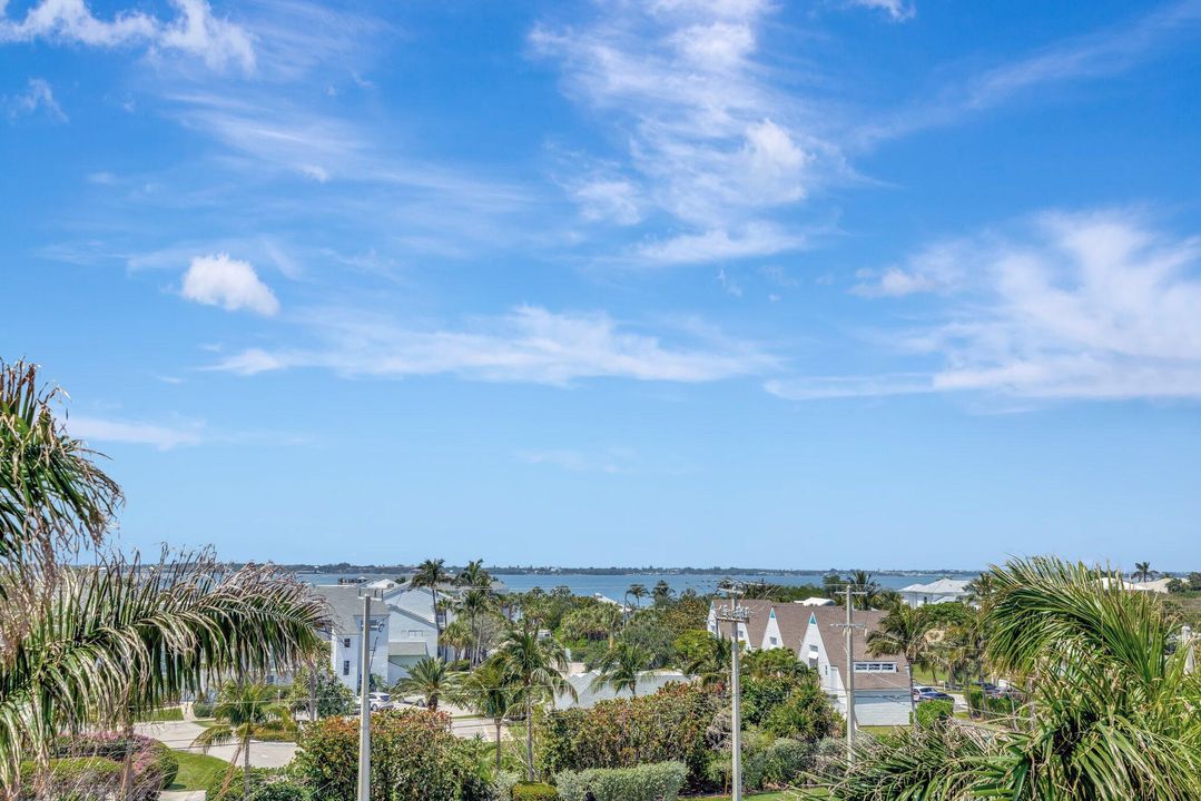 For Rent: $5,500 (2 beds, 2 baths, 1269 Square Feet)