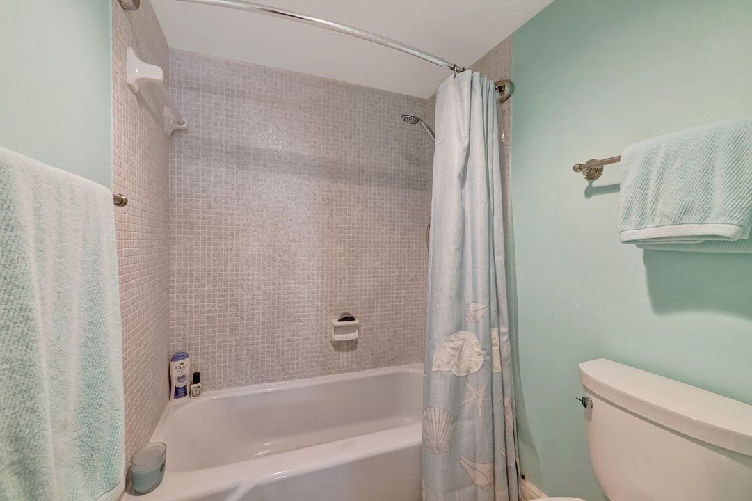 For Rent: $5,500 (2 beds, 2 baths, 1269 Square Feet)